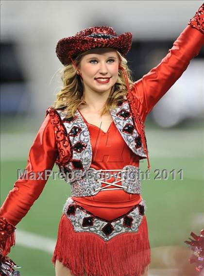 Thumbnail 3 in Martin vs. Midland (5A Division 1 Region 1 bi-district) photogallery.