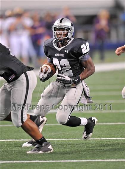Thumbnail 3 in Martin vs. Midland (5A Division 1 Region 1 bi-district) photogallery.
