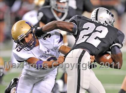 Thumbnail 2 in Martin vs. Midland (5A Division 1 Region 1 bi-district) photogallery.