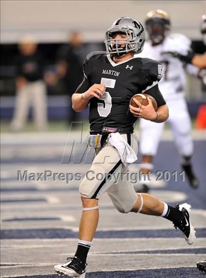 Thumbnail 1 in Martin vs. Midland (5A Division 1 Region 1 bi-district) photogallery.