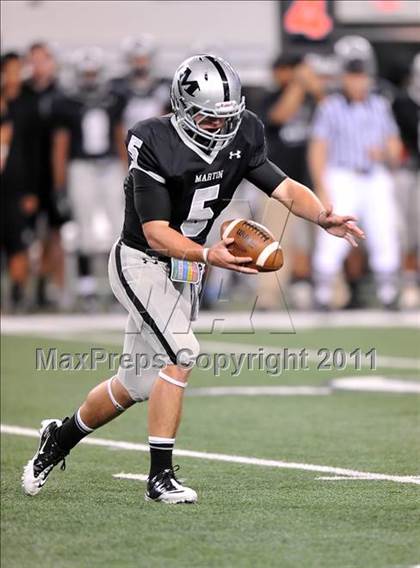 Thumbnail 3 in Martin vs. Midland (5A Division 1 Region 1 bi-district) photogallery.