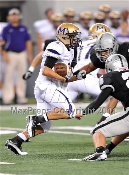 Thumbnail 2 in Martin vs. Midland (5A Division 1 Region 1 bi-district) photogallery.