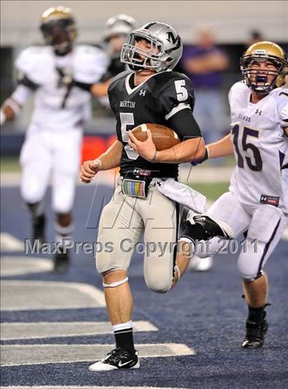 Thumbnail 3 in Martin vs. Midland (5A Division 1 Region 1 bi-district) photogallery.
