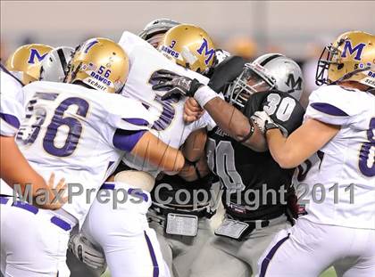 Thumbnail 3 in Martin vs. Midland (5A Division 1 Region 1 bi-district) photogallery.