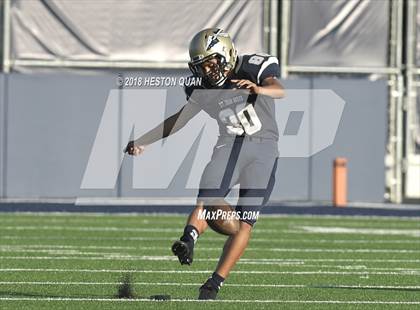 Thumbnail 3 in JV: Mater Dei @ St. John Bosco photogallery.
