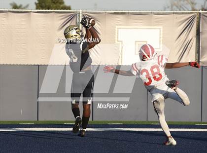 Thumbnail 3 in JV: Mater Dei @ St. John Bosco photogallery.