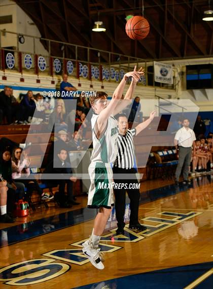 Thumbnail 2 in La Canada vs Bonita (San Marino Tournament) photogallery.
