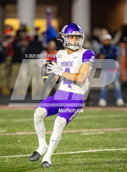 Thumbnail 1 in Monroe Area vs. Sandy Creek (GHSA Class 3A Round 2) photogallery.