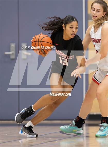 Thumbnail 1 in Carondelet vs. Montgomery (Windsor Holiday Classic) photogallery.