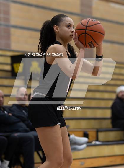 Thumbnail 3 in Carondelet vs. Montgomery (Windsor Holiday Classic) photogallery.