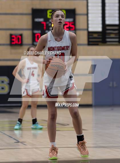 Thumbnail 2 in Carondelet vs. Montgomery (Windsor Holiday Classic) photogallery.