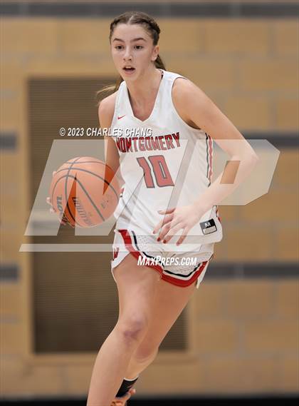 Thumbnail 3 in Carondelet vs. Montgomery (Windsor Holiday Classic) photogallery.