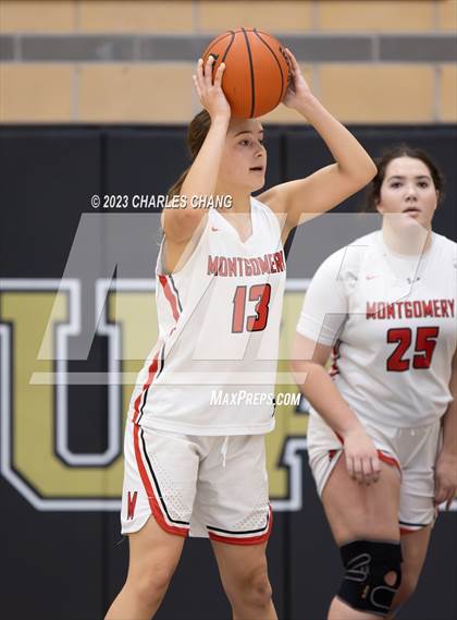 Thumbnail 1 in Carondelet vs. Montgomery (Windsor Holiday Classic) photogallery.