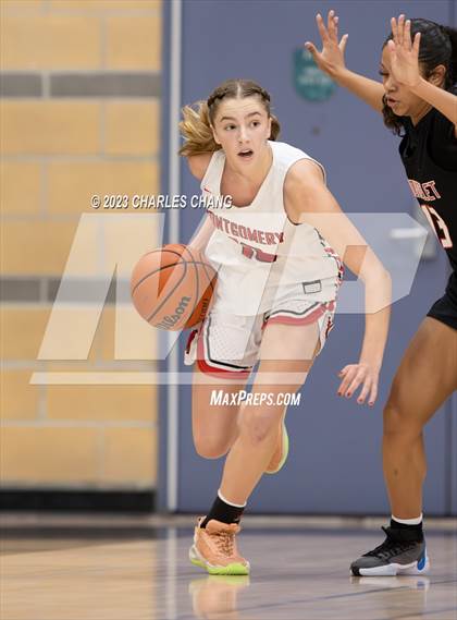 Thumbnail 2 in Carondelet vs. Montgomery (Windsor Holiday Classic) photogallery.