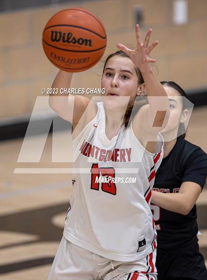 Thumbnail 1 in Carondelet vs. Montgomery (Windsor Holiday Classic) photogallery.