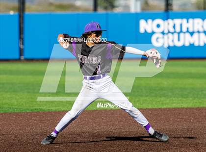 Thumbnail 3 in Holy Family vs. Falcon (CHSAA 4A Semifinal) photogallery.