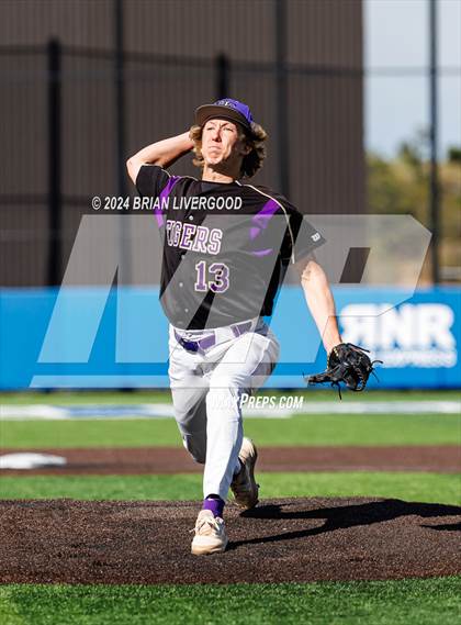 Thumbnail 3 in Holy Family vs. Falcon (CHSAA 4A Semifinal) photogallery.