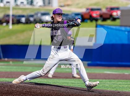 Thumbnail 2 in Holy Family vs. Falcon (CHSAA 4A Semifinal) photogallery.