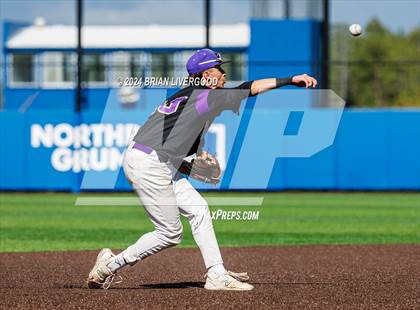 Thumbnail 3 in Holy Family vs. Falcon (CHSAA 4A Semifinal) photogallery.