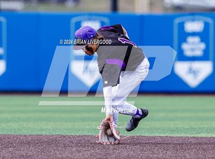 Thumbnail 2 in Holy Family vs. Falcon (CHSAA 4A Semifinal) photogallery.