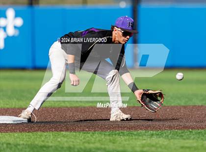 Thumbnail 2 in Holy Family vs. Falcon (CHSAA 4A Semifinal) photogallery.