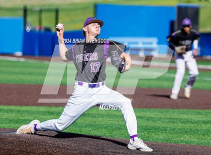Thumbnail 2 in Holy Family vs. Falcon (CHSAA 4A Semifinal) photogallery.