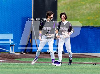 Thumbnail 2 in Holy Family vs. Falcon (CHSAA 4A Semifinal) photogallery.