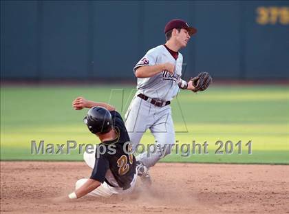 Thumbnail 3 in Rider vs Calallen (UIL 4A State Final) photogallery.