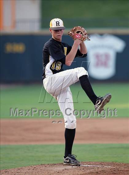 Thumbnail 2 in Rider vs Calallen (UIL 4A State Final) photogallery.