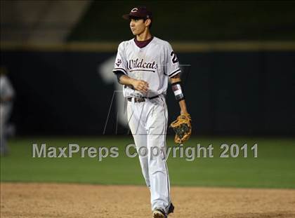 Thumbnail 3 in Rider vs Calallen (UIL 4A State Final) photogallery.