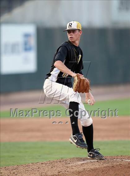 Thumbnail 3 in Rider vs Calallen (UIL 4A State Final) photogallery.