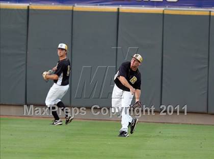 Thumbnail 3 in Rider vs Calallen (UIL 4A State Final) photogallery.