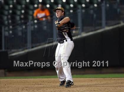 Thumbnail 2 in Rider vs Calallen (UIL 4A State Final) photogallery.