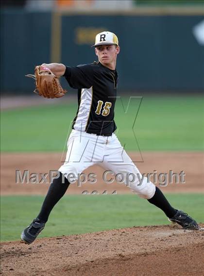 Thumbnail 2 in Rider vs Calallen (UIL 4A State Final) photogallery.