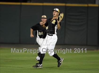 Thumbnail 2 in Rider vs Calallen (UIL 4A State Final) photogallery.