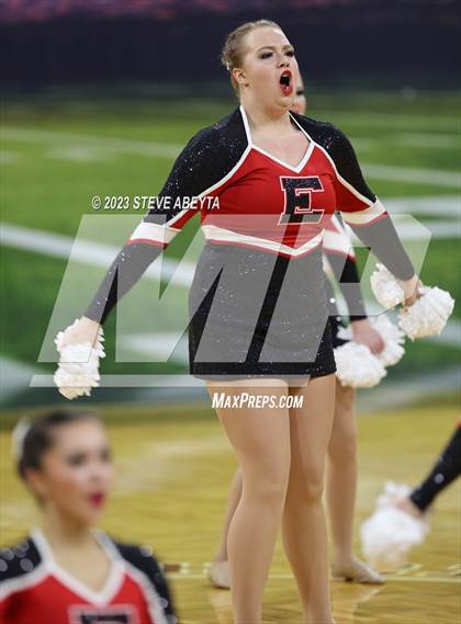 Thumbnail 2 in Elizabeth CHSAA Spirit Poms photogallery.