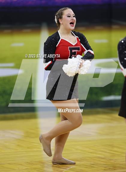 Thumbnail 2 in Elizabeth CHSAA Spirit Poms photogallery.