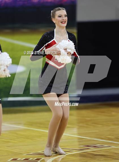 Thumbnail 3 in Elizabeth CHSAA Spirit Poms photogallery.