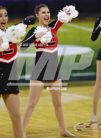 Thumbnail 1 in Elizabeth CHSAA Spirit Poms photogallery.