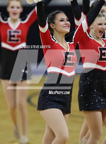 Thumbnail 1 in Elizabeth CHSAA Spirit Poms photogallery.