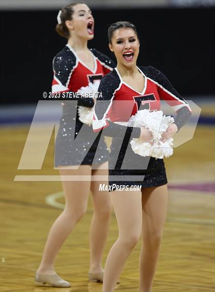 Thumbnail 3 in Elizabeth CHSAA Spirit Poms photogallery.