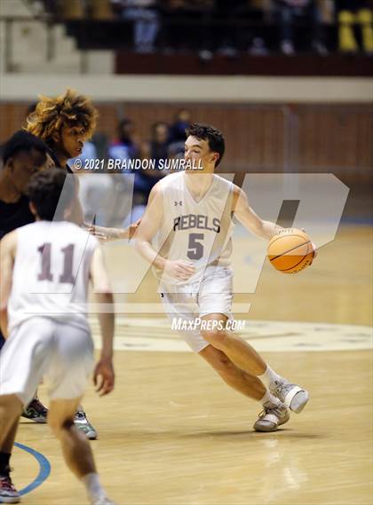 Thumbnail 3 in Calhoun vs Thorsby (AHSAA 2A Regional Final) photogallery.