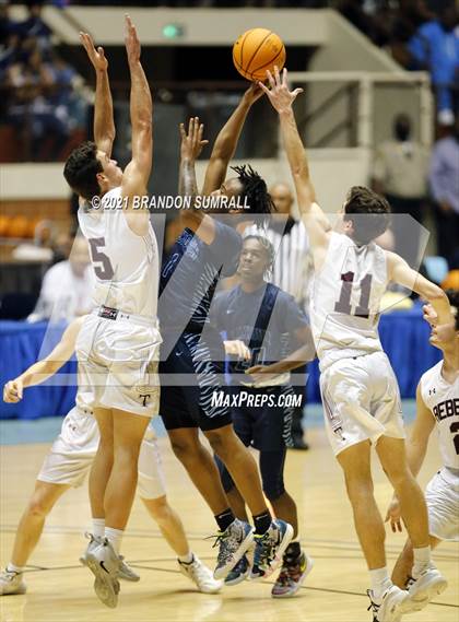 Thumbnail 2 in Calhoun vs Thorsby (AHSAA 2A Regional Final) photogallery.