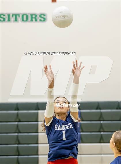 Thumbnail 1 in Sanger @ El Diamante photogallery.