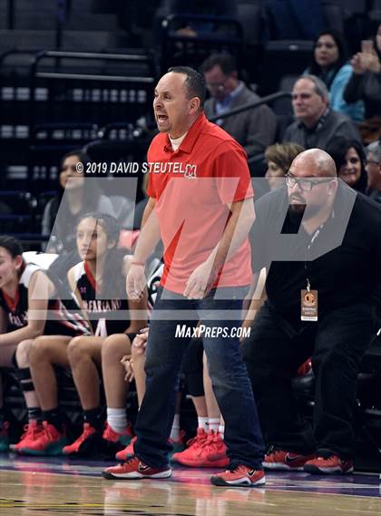 Thumbnail 3 in McFarland vs. Oakland (CIF State D3 Final) photogallery.