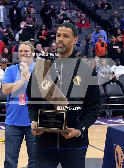 Thumbnail 3 in McFarland vs. Oakland (CIF State D3 Final) photogallery.