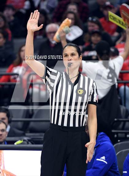 Thumbnail 3 in McFarland vs. Oakland (CIF State D3 Final) photogallery.