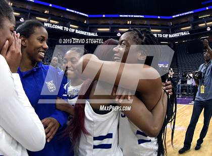 Thumbnail 2 in McFarland vs. Oakland (CIF State D3 Final) photogallery.