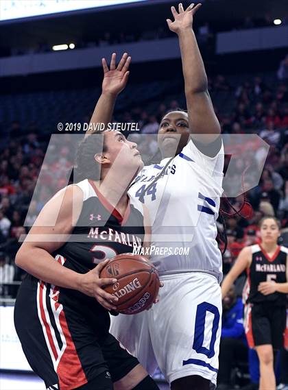 Thumbnail 3 in McFarland vs. Oakland (CIF State D3 Final) photogallery.