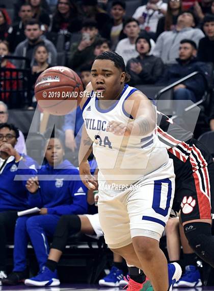 Thumbnail 3 in McFarland vs. Oakland (CIF State D3 Final) photogallery.